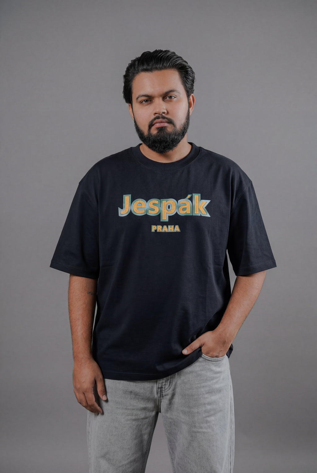 JESPÁK PRAHA EMBOSSED GRAPHIC T-SHIRT