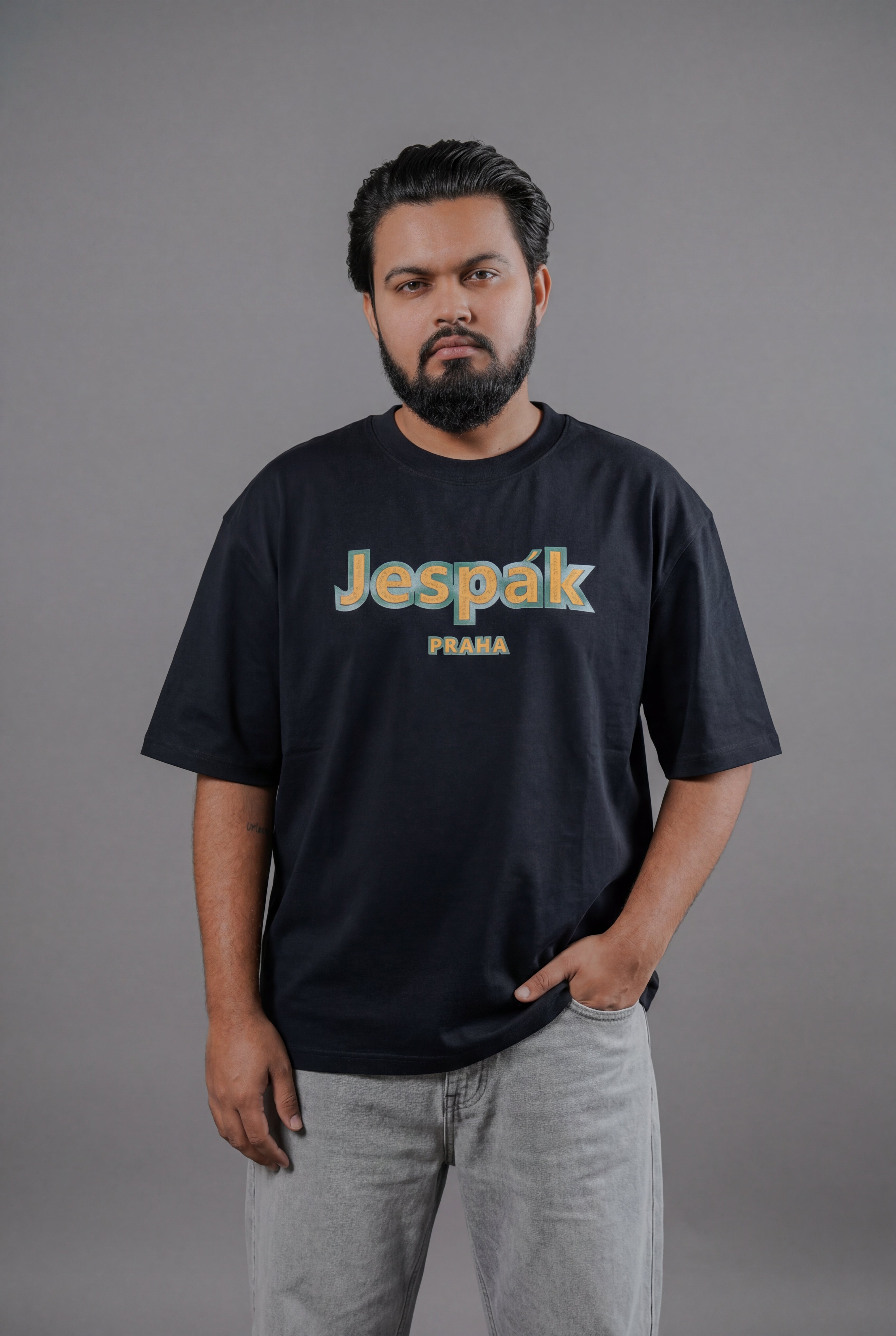JESPÁK PRAHA EMBOSSED GRAPHIC T-SHIRT