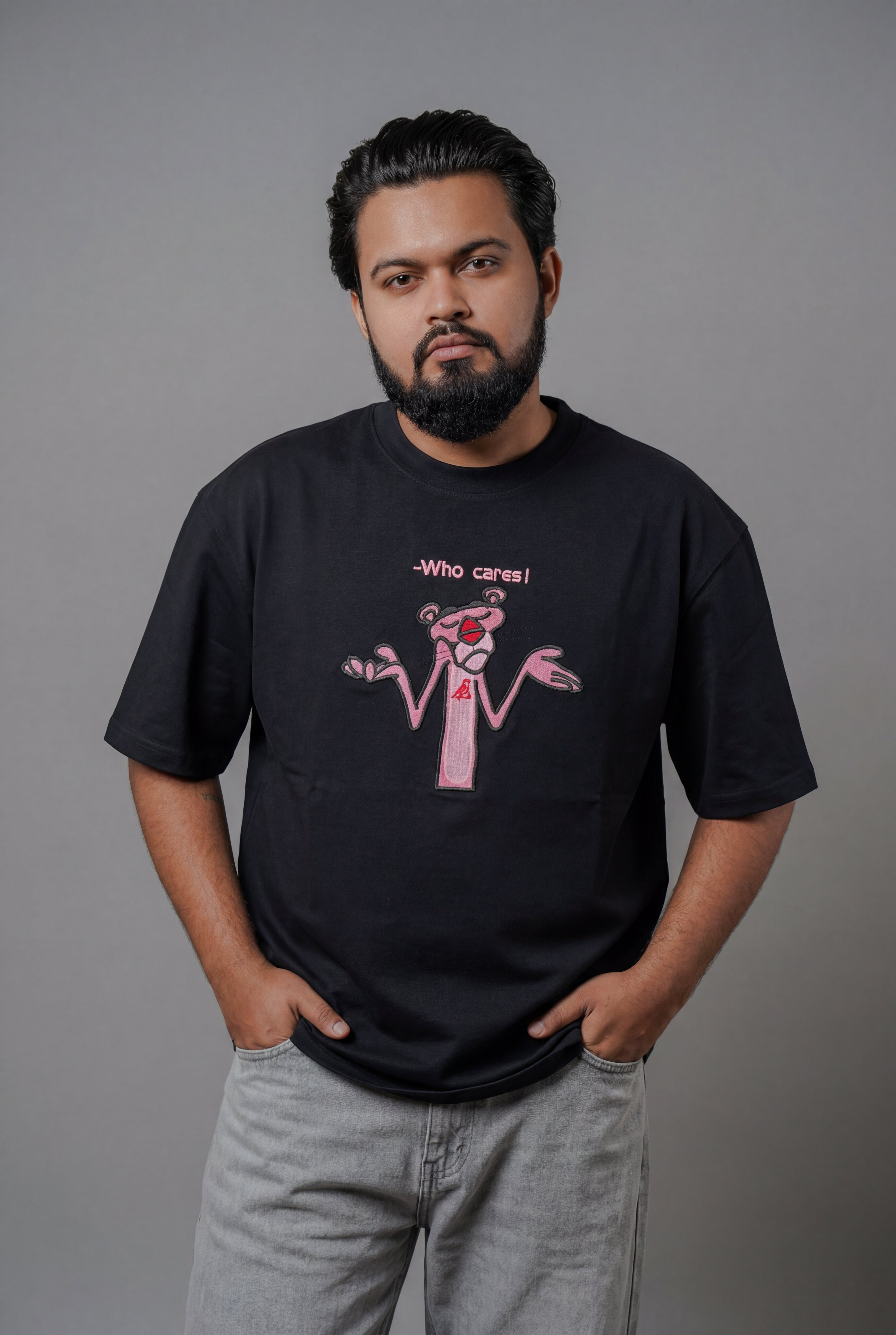 WHO CARES EMBROIDERED CHARACTER PREMIUM T-SHIRT