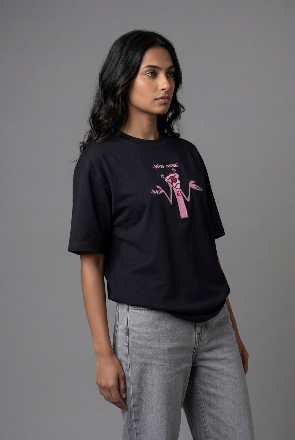 WHO CARES EMBROIDERED CHARACTER PREMIUM T-SHIRT