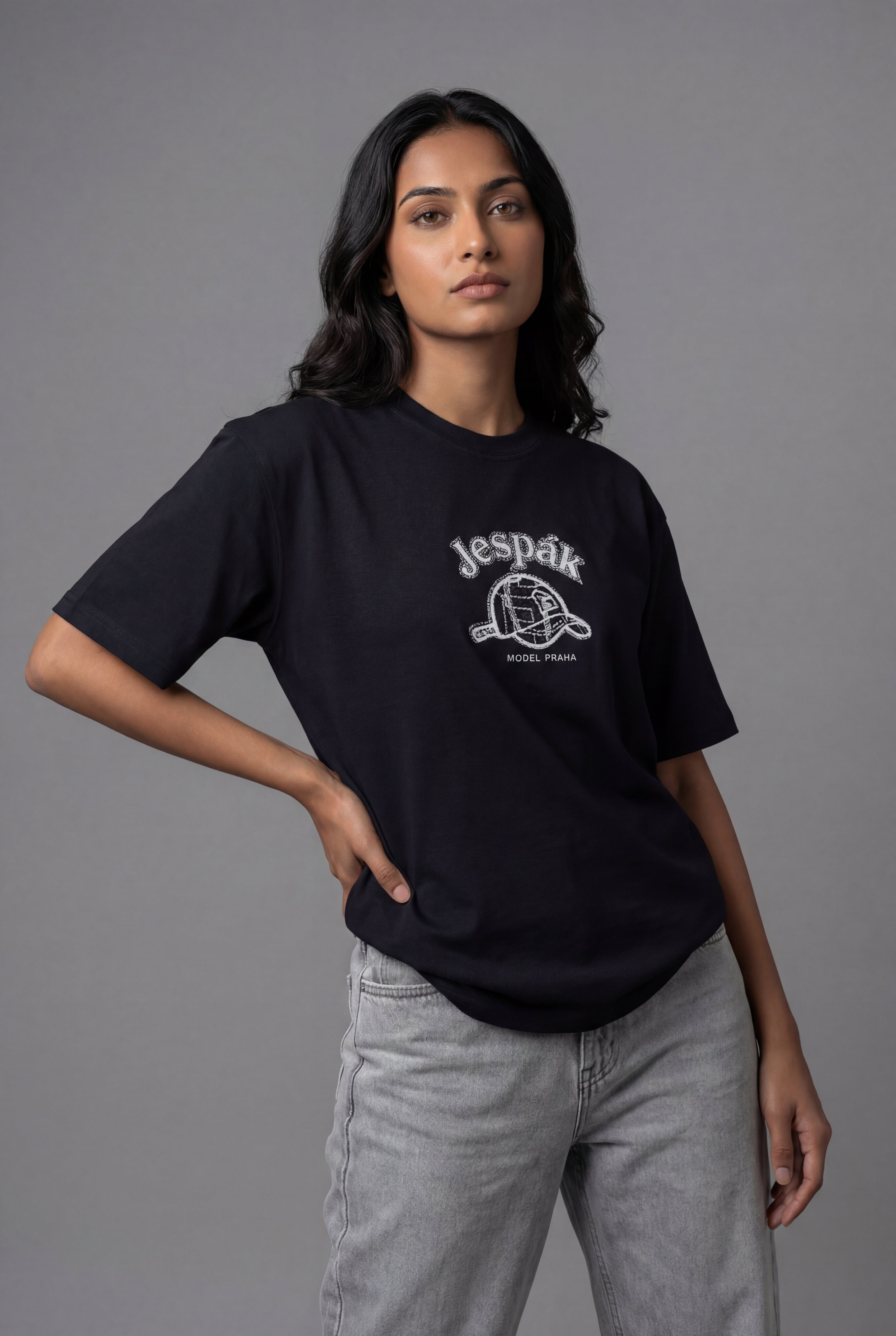 JESPÁK PRAHA HAT DESIGN OVERSIZED T-SHIRT