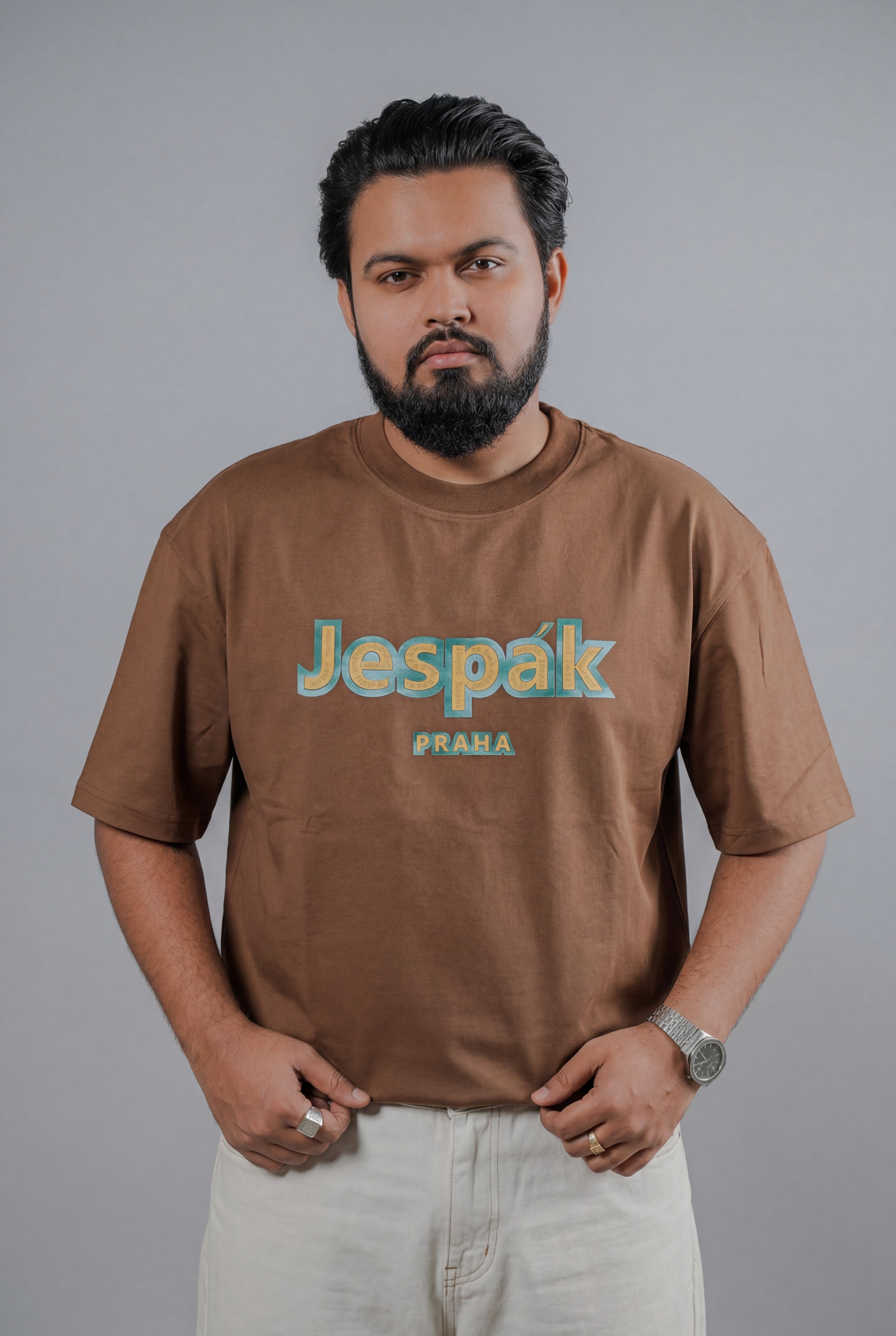 JESPÁK PRAHA EMBOSSED GRAPHIC T-SHIRT