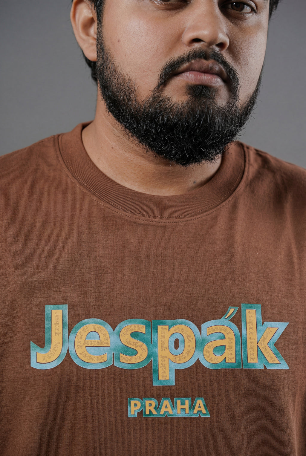 JESPÁK PRAHA EMBOSSED GRAPHIC T-SHIRT