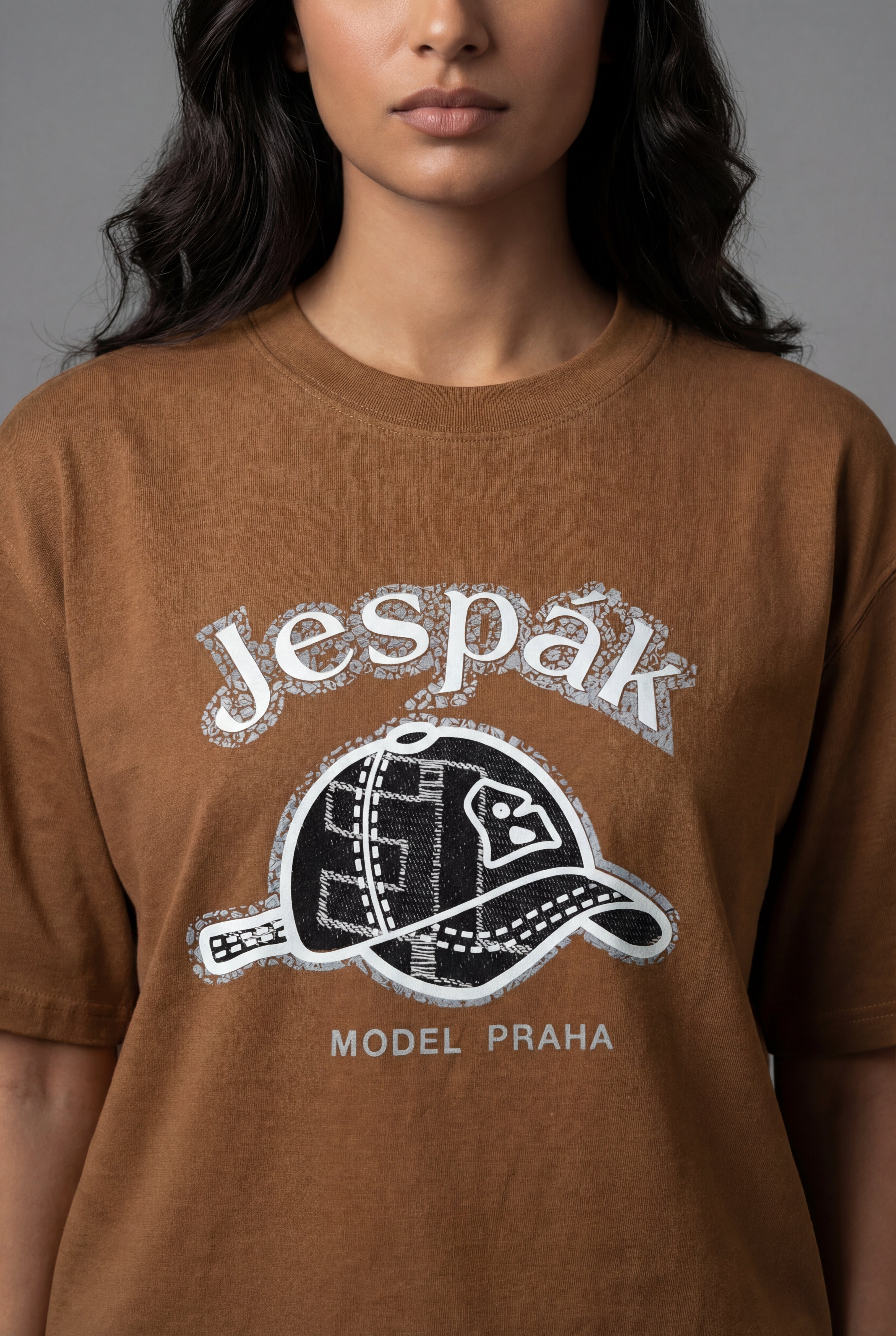 JESPÁK PRAHA HAT DESIGN OVERSIZED T-SHIRT