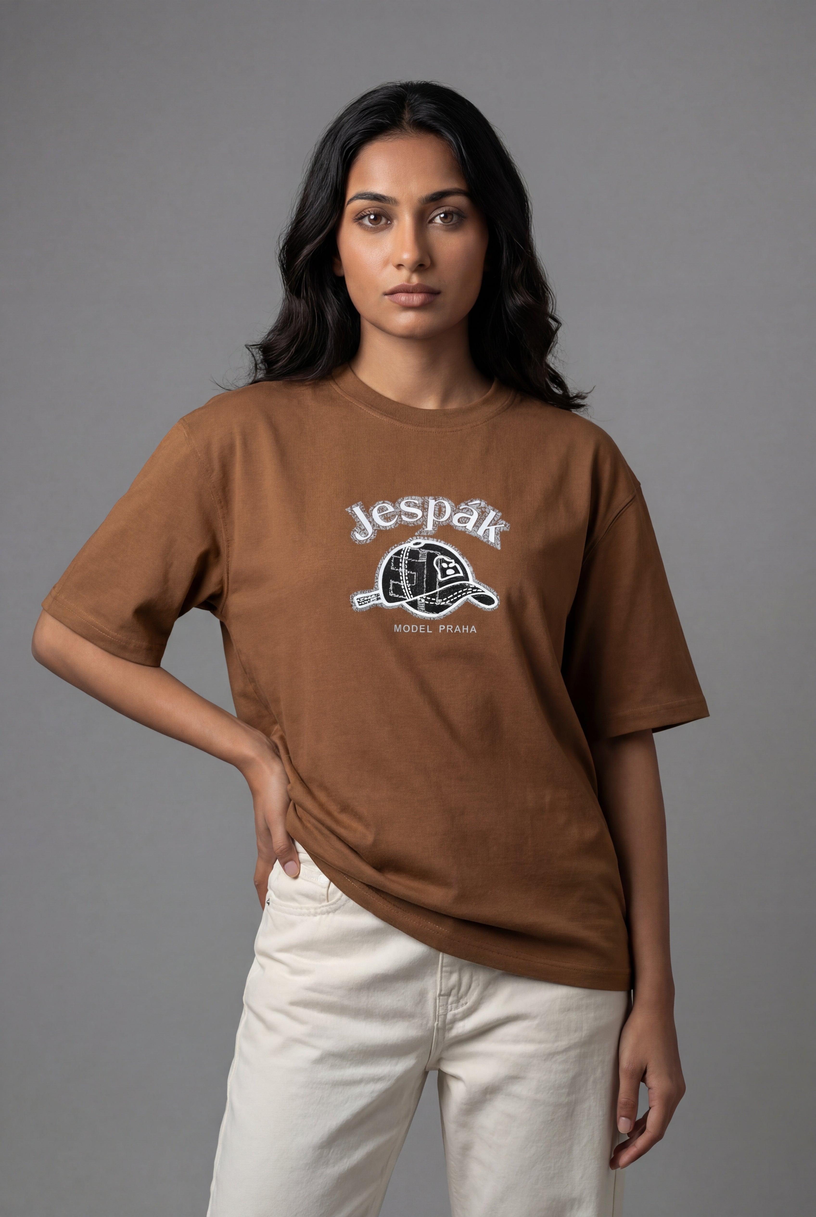 JESPÁK PRAHA HAT DESIGN OVERSIZED T-SHIRT