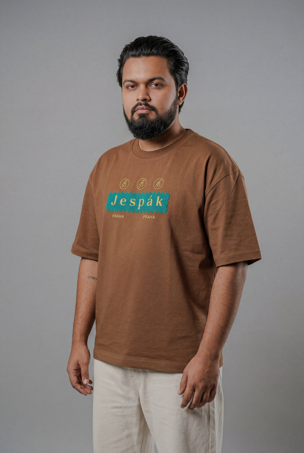 JESPAK EMBOSSED ICON STRIP PREMIUM T-SHIRT
