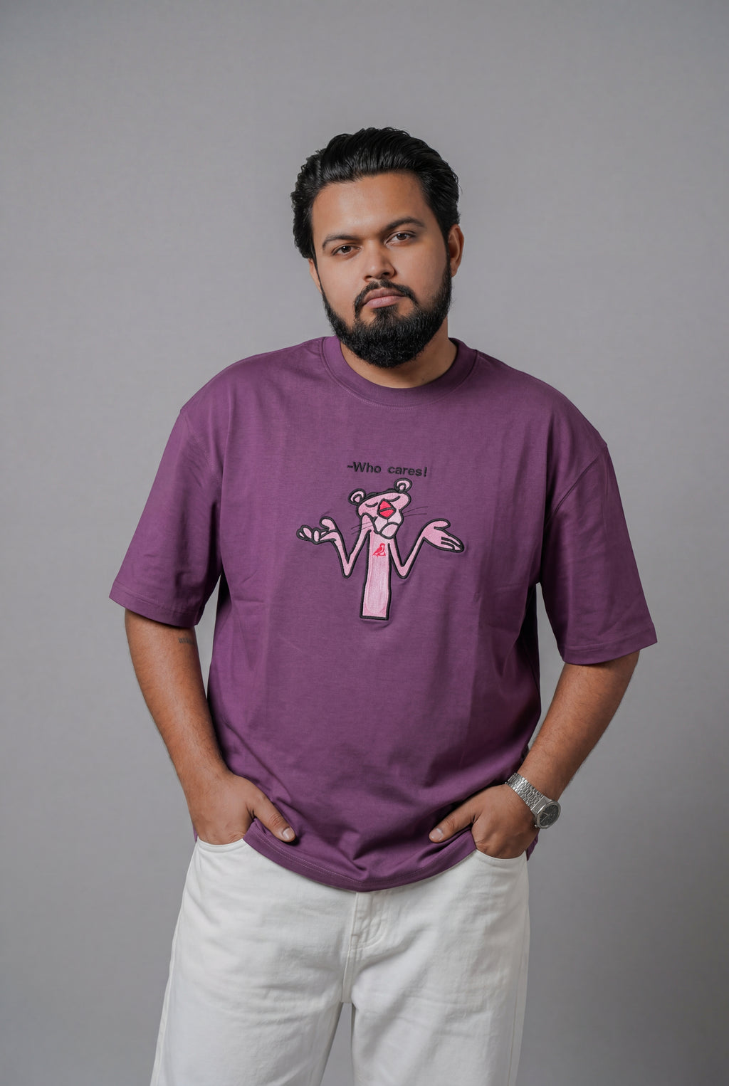 WHO CARES EMBROIDERED CHARACTER PREMIUM T-SHIRT