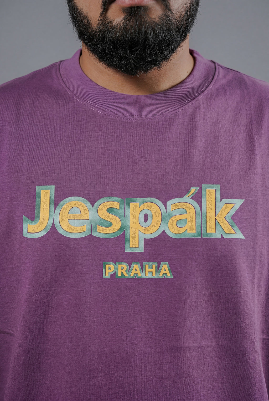 JESPÁK PRAHA EMBOSSED GRAPHIC T-SHIRT