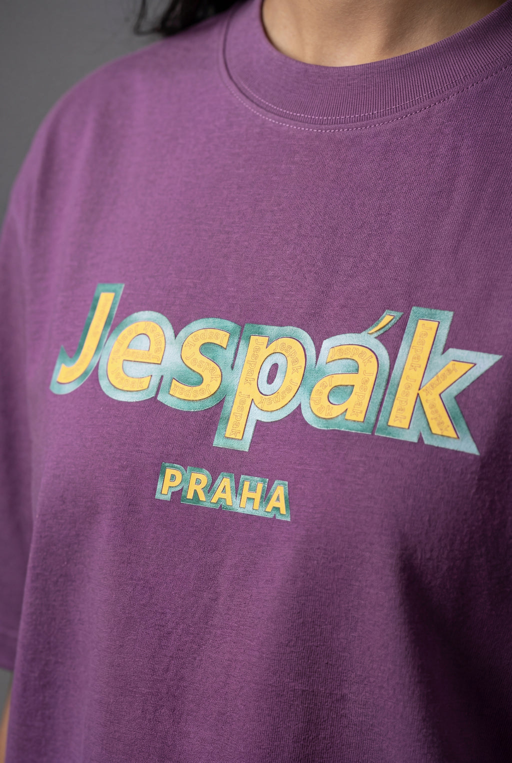JESPÁK PRAHA EMBOSSED GRAPHIC T-SHIRT
