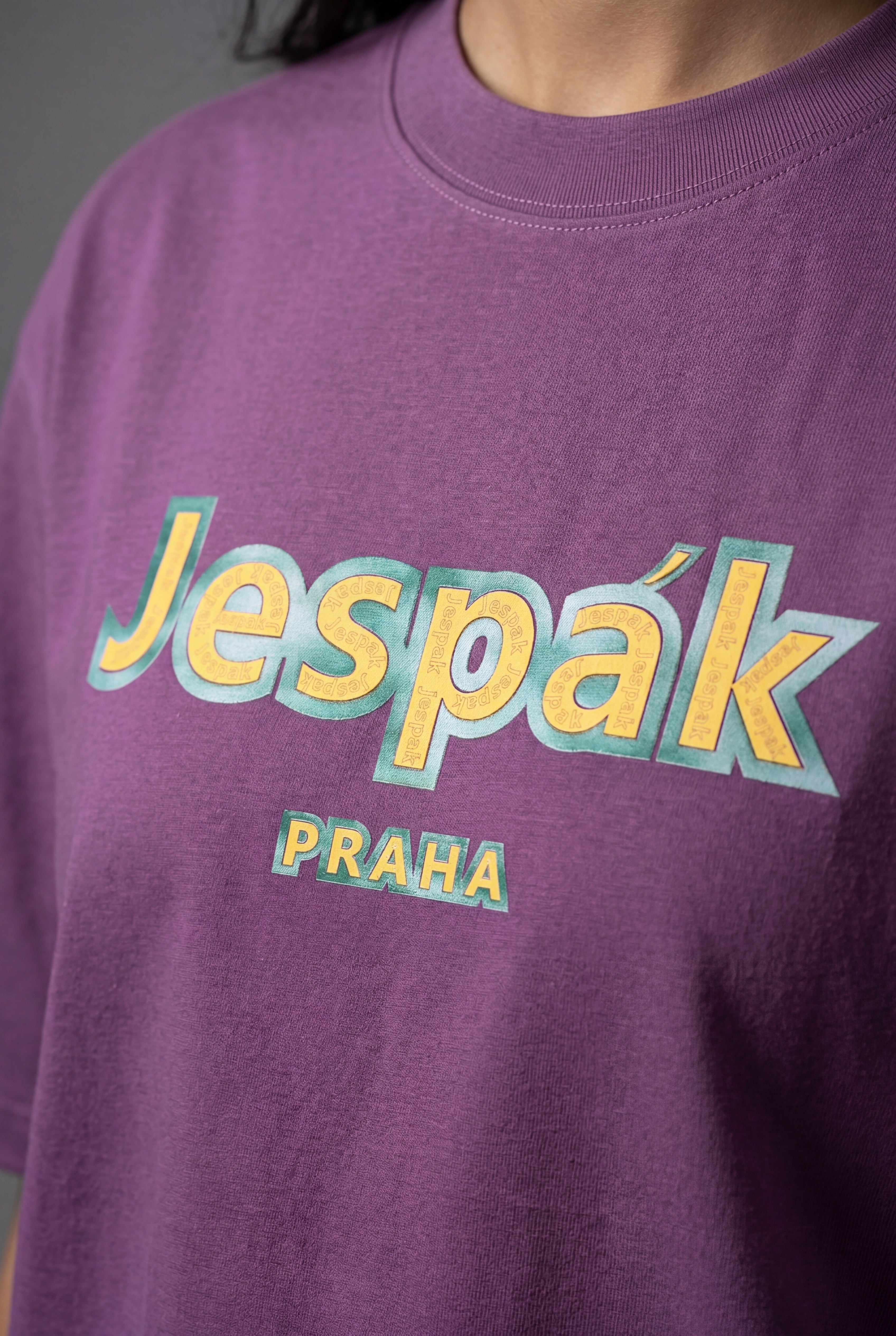 JESPÁK PRAHA EMBOSSED GRAPHIC T-SHIRT