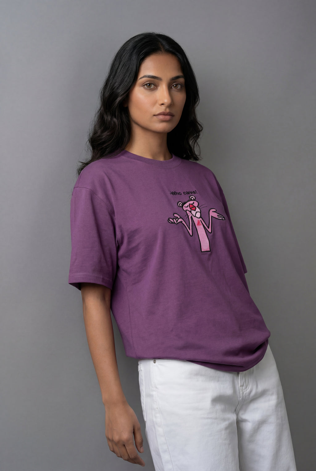 WHO CARES EMBROIDERED CHARACTER PREMIUM T-SHIRT