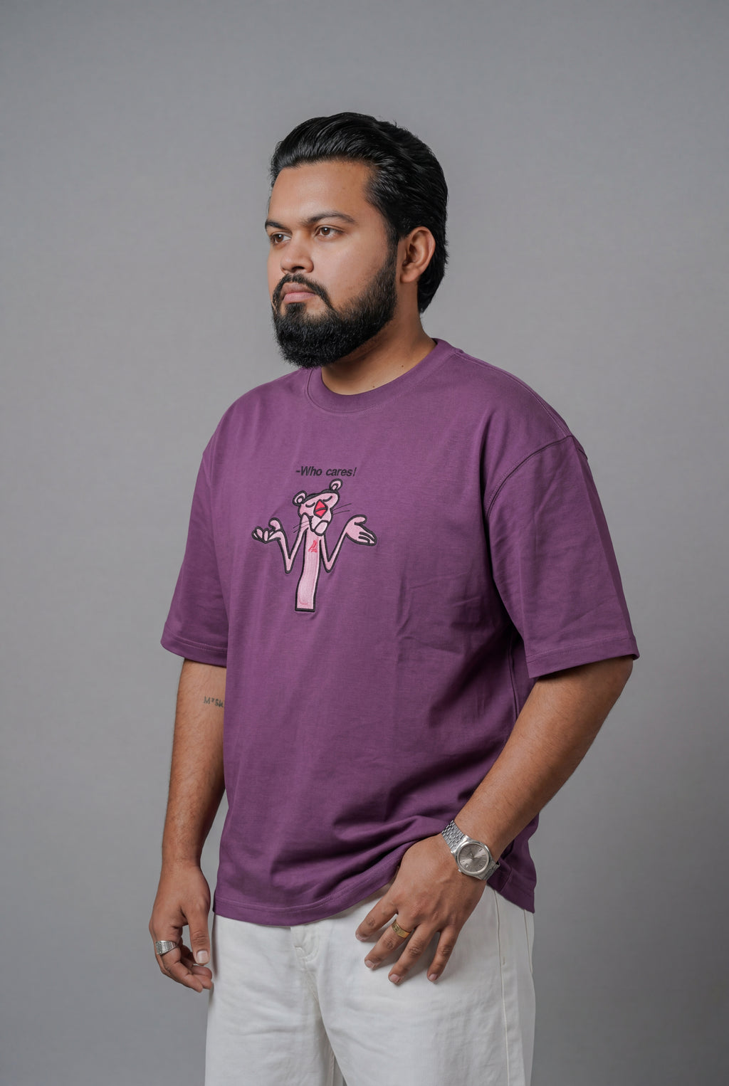 WHO CARES EMBROIDERED CHARACTER PREMIUM T-SHIRT