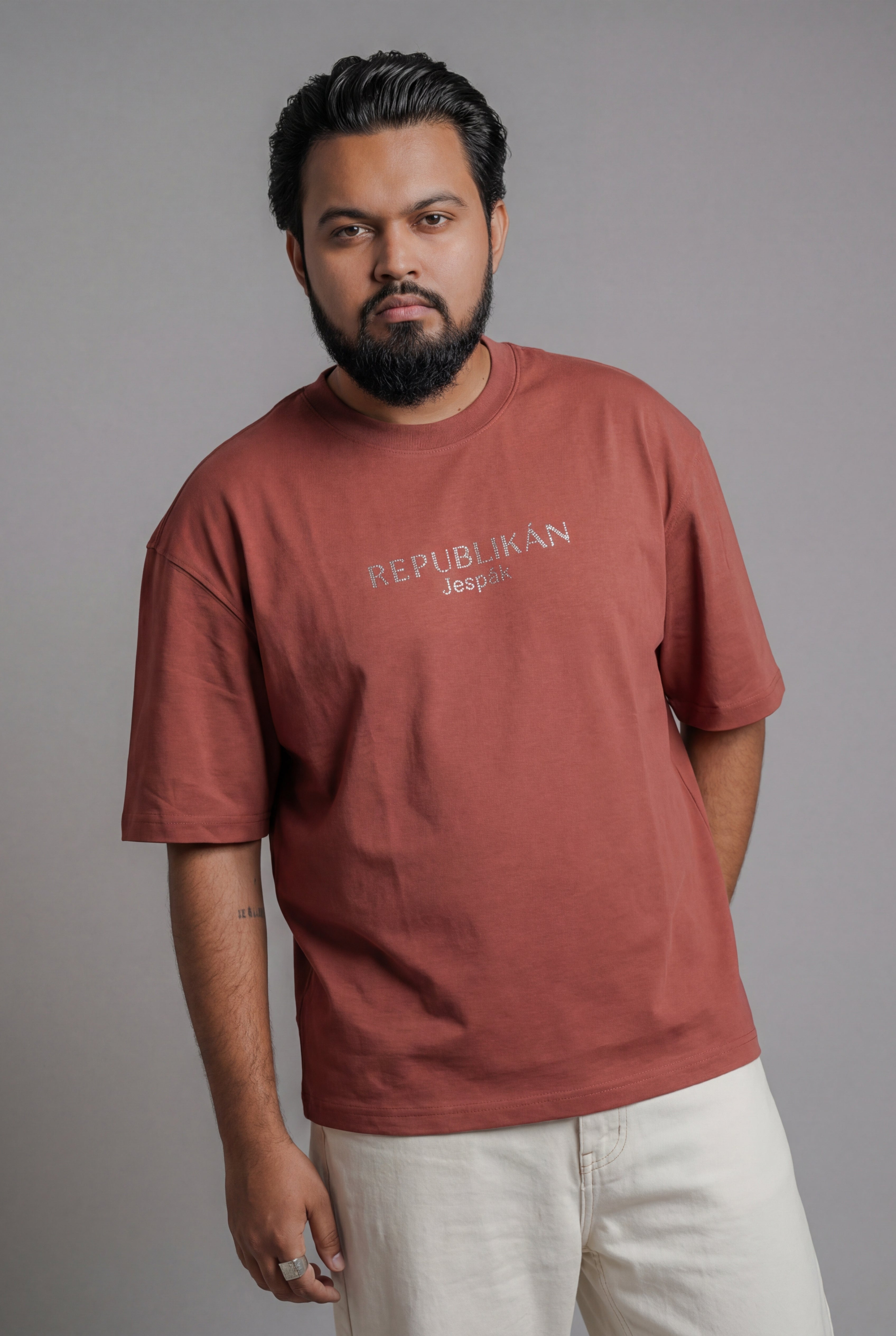 REPUBLIKÁN DIAMOND TYPOGRAPHY OVERSIZED T-SHIRT
