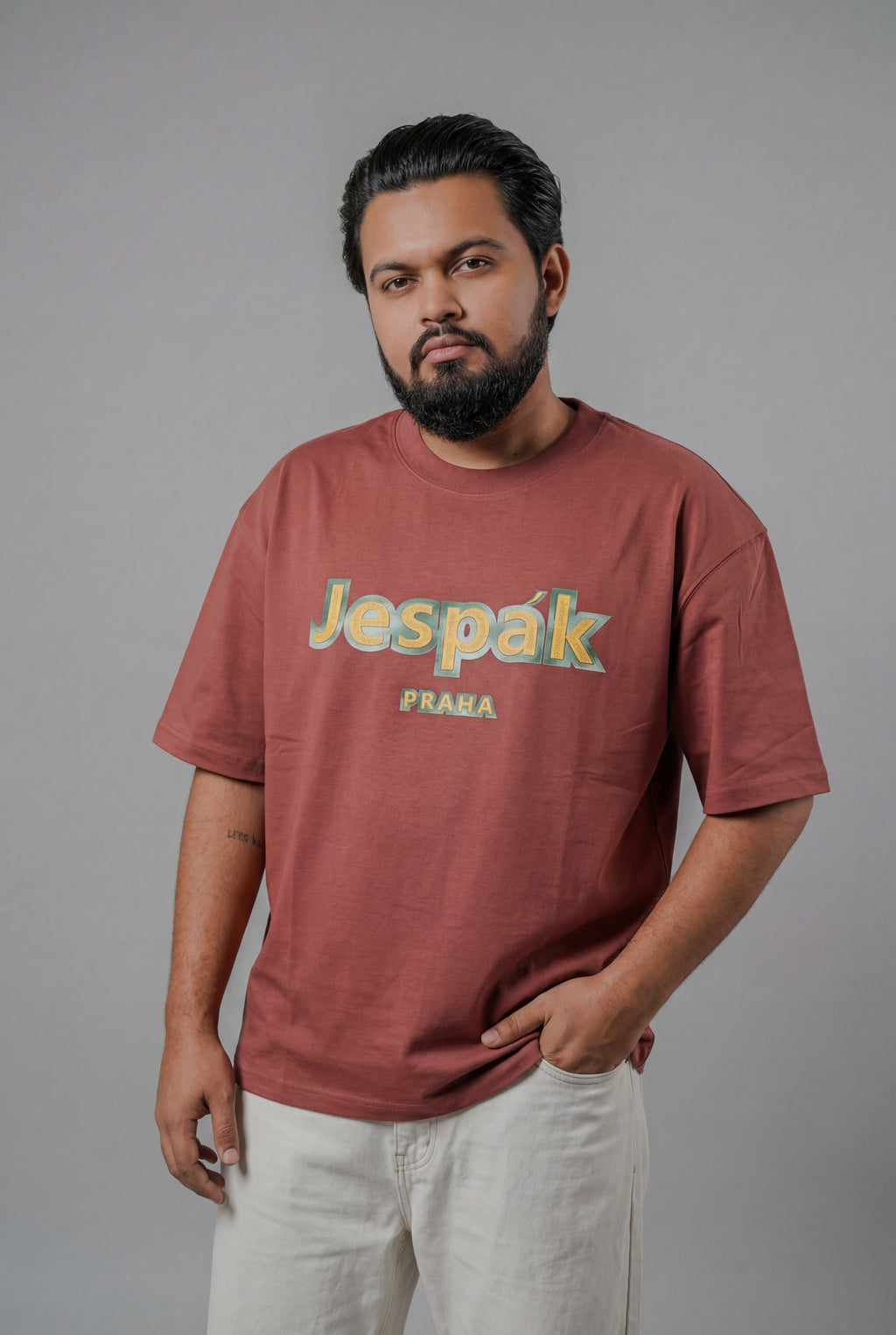JESPÁK PRAHA EMBOSSED GRAPHIC T-SHIRT