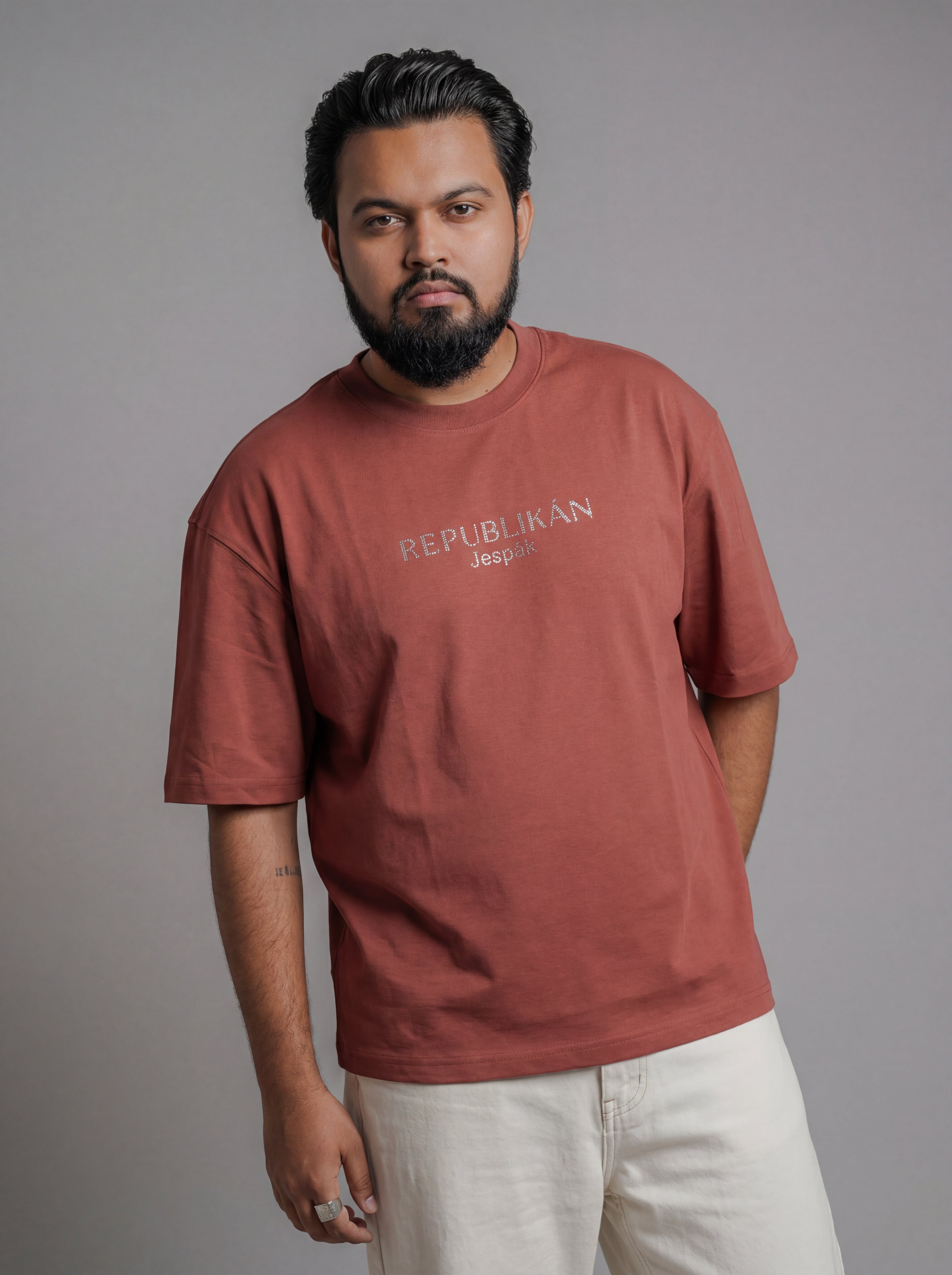 REPUBLIKÁN DIAMOND TYPOGRAPHY OVERSIZED T-SHIRT