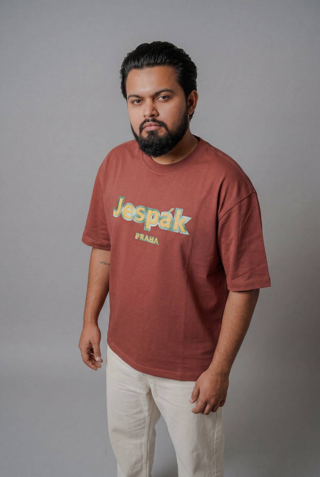 JESPÁK PRAHA EMBOSSED GRAPHIC T-SHIRT