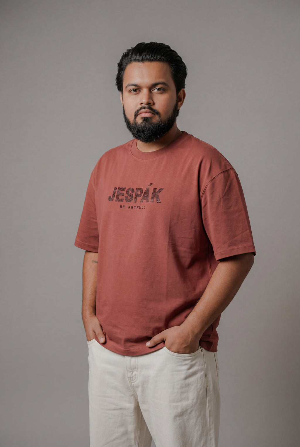 JESPAK DIAMOND DOT TYPOGRAPHY PREMIUM T-SHIRT
