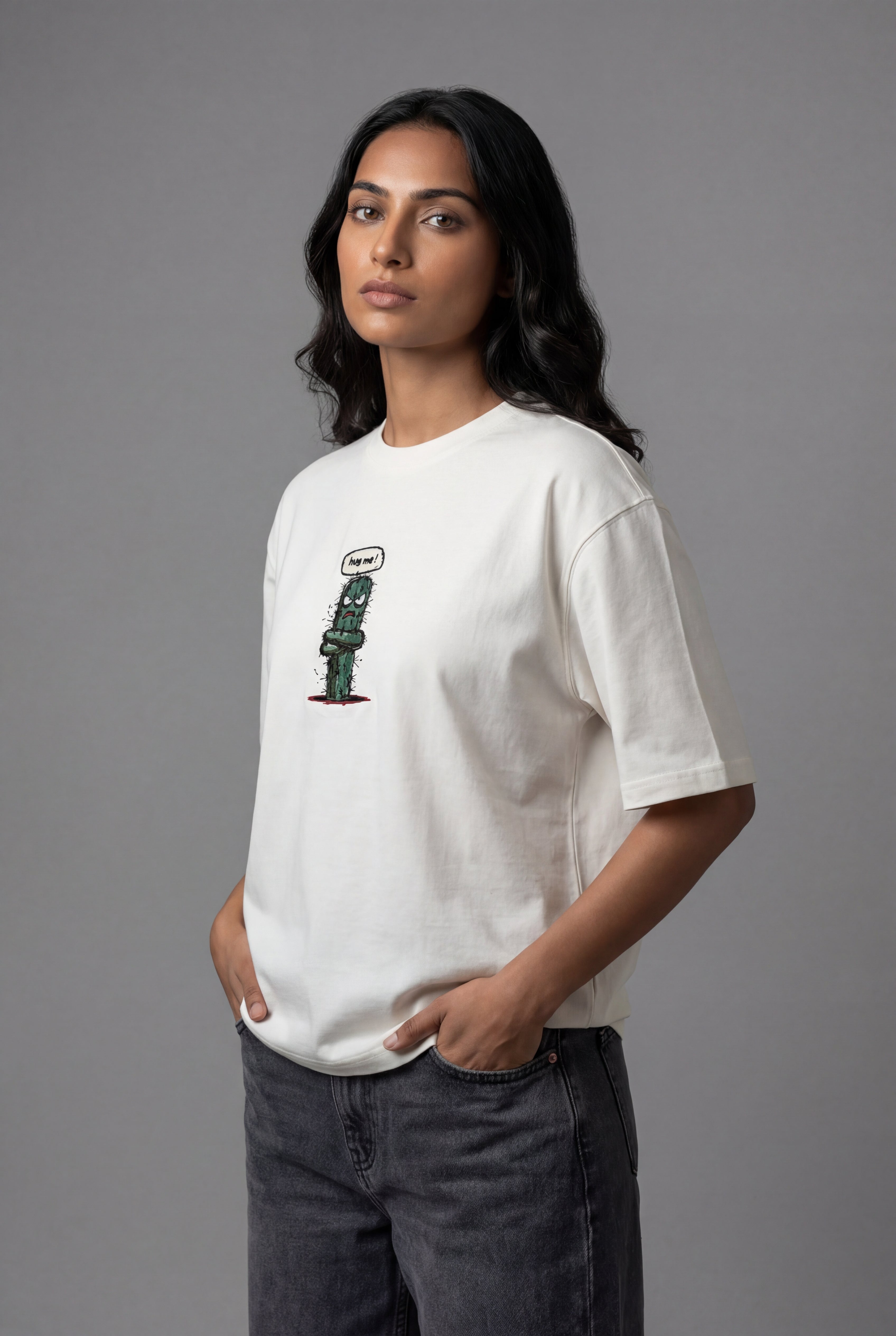 HUG ME CACTUS OVERSIZED EMBROIDERED T-SHIRT