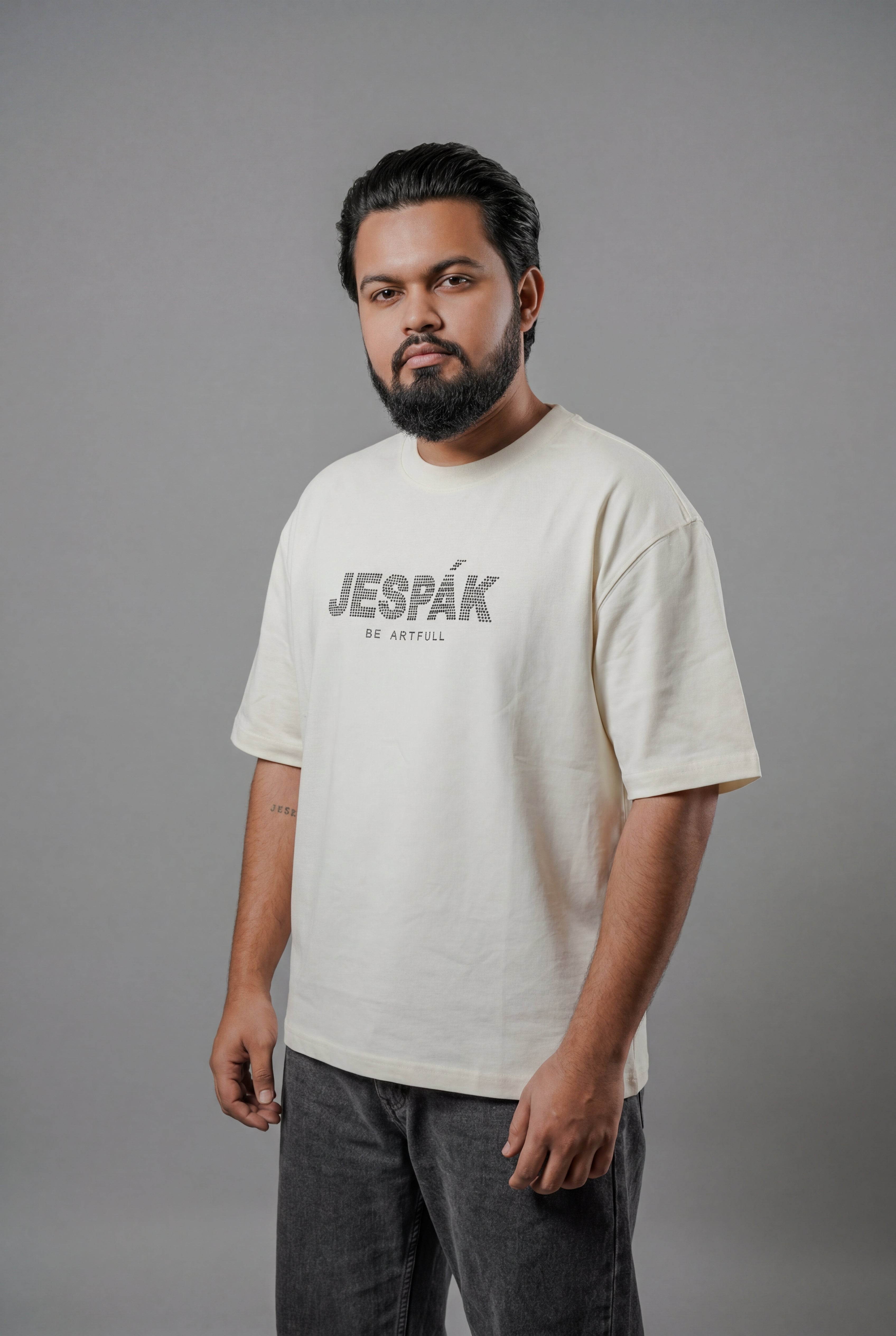 JESPAK DIAMOND DOT TYPOGRAPHY PREMIUM T-SHIRT